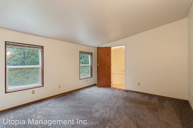 Building Photo - 3 br, 1.5 bath House - 412 SPRAGUE VALLEY DR