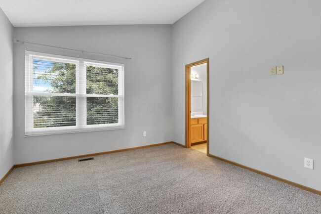 Building Photo - 933 Briaro St