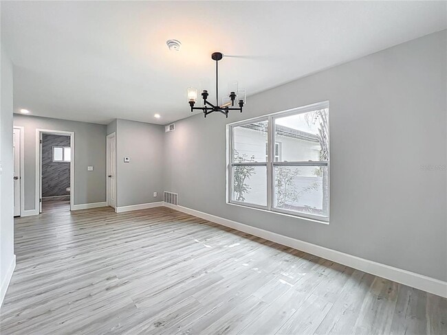 Building Photo - 8676 Hillside Dr