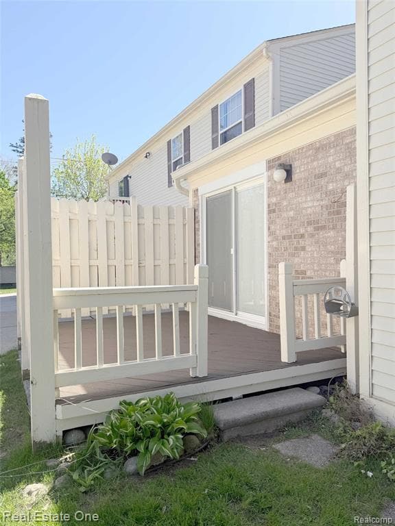 Building Photo - 2110 Hidden Meadows Dr