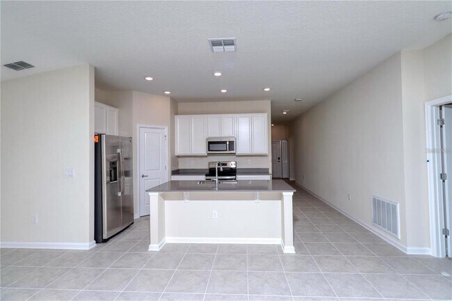 Building Photo - 116 Bergamot Lp