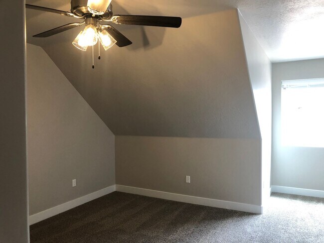 Building Photo - New 2 Bedroom 2.5 Bathroom Townhome