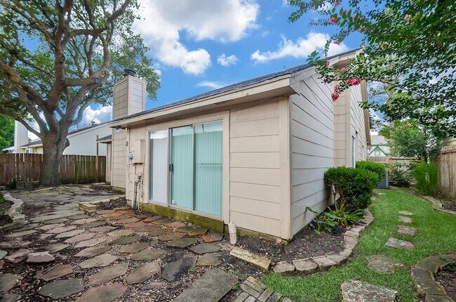 Building Photo - 12722 Ashford Brook Dr