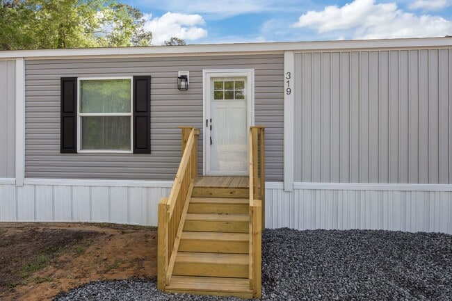 Building Photo - Peaceful 3 Bedroom Rental Home on 1 Acre – Lawn Care Included