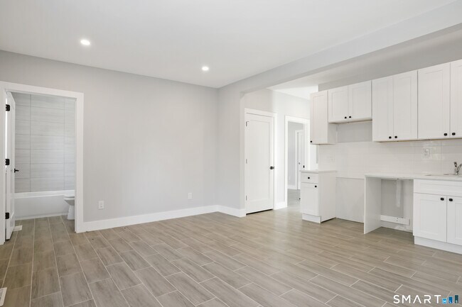 Building Photo - 173 Wellsville Ave