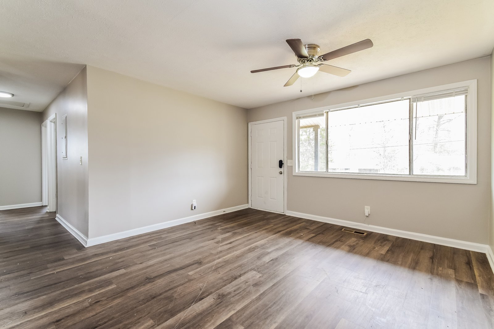 Building Photo - 5044 Gardiner Dr