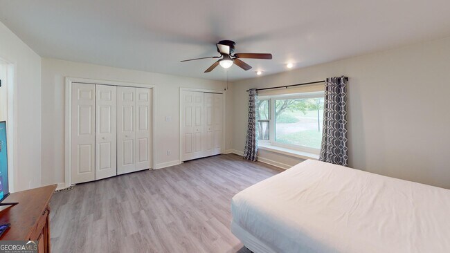 Building Photo - 2431 Weatherford Ct
