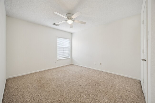 Building Photo - 12831 Dove Point Ln