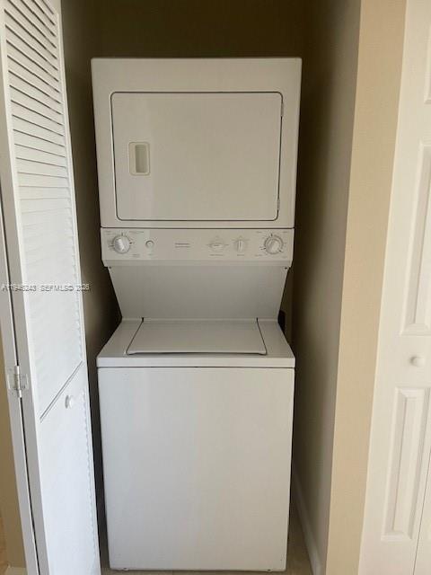 Building Photo - 230 SE 29th Ave