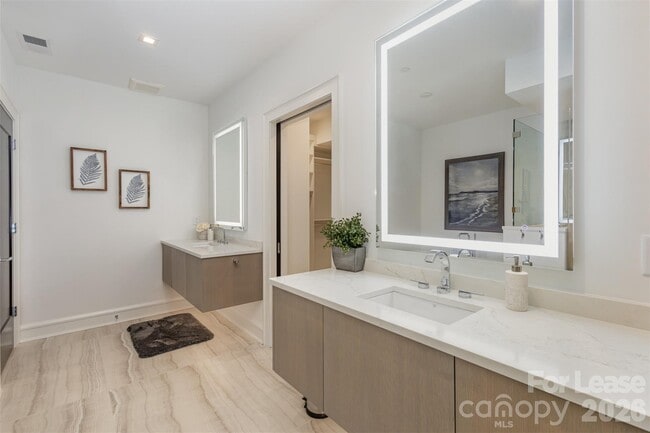 Building Photo - 616 Queens Rd