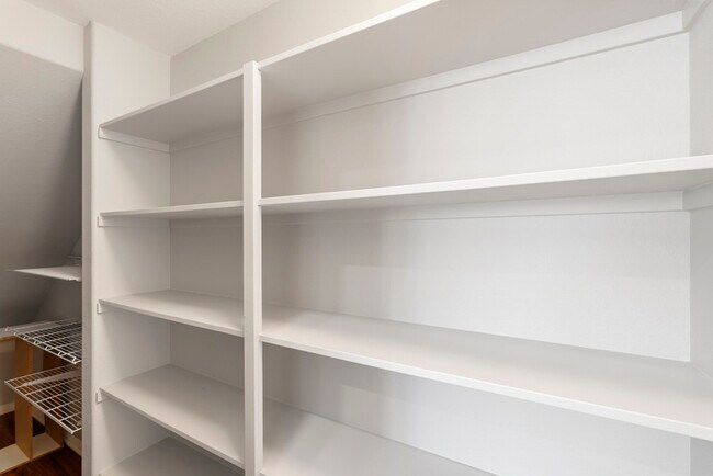 Building Photo - 11958 Miro Cir