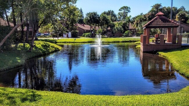 Building Photo - Beautiful  Furnished 1/1 condo x Rent  in Winter Park Next to Full Sail University !