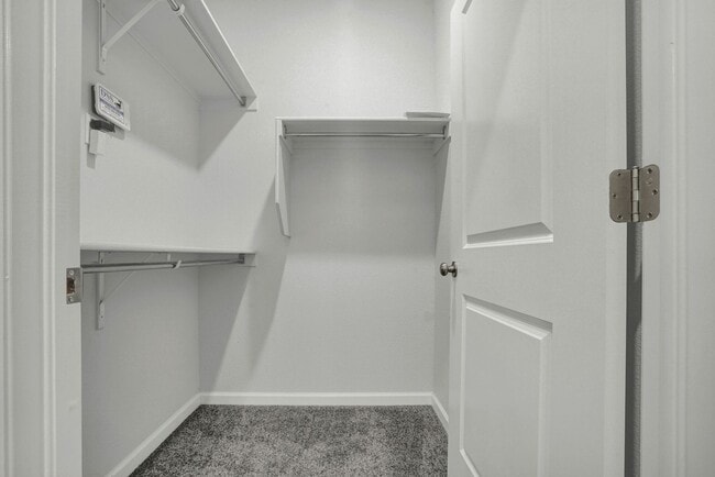 Building Photo - Upper Valley 2 Bedroom 2.5 Bath