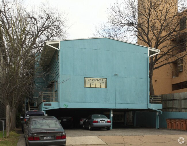Building Photo - 2413 Leon