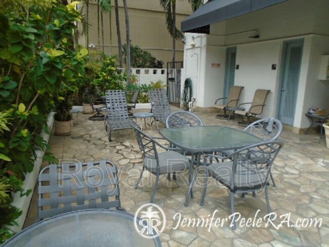 Building Photo - 430 Kaiolu St