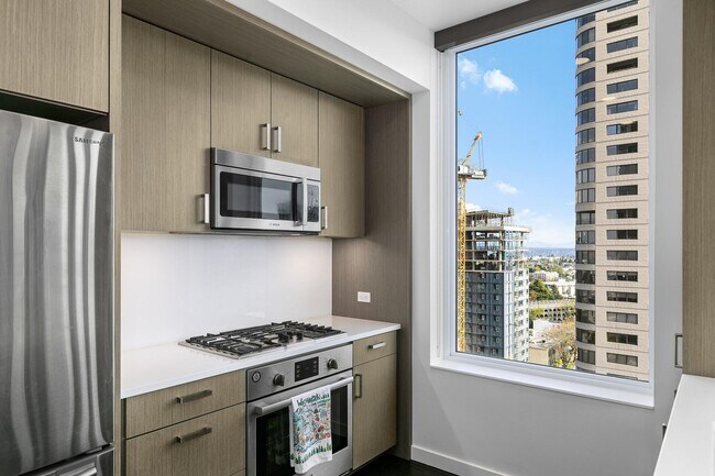 Building Photo - 1321 Seneca St