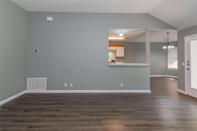 Building Photo - 1000 Honeysuckle Dr