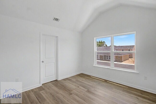 Building Photo - 20-B1 Frasier Ln SW
