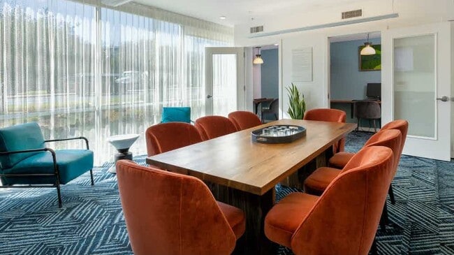 Building Photo - 1620 E Riverside Dr