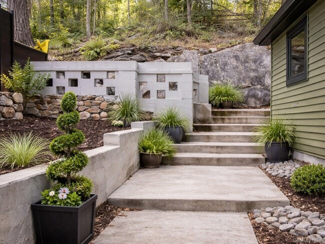 Building Photo - 63 Lake Trail