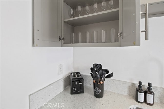 Building Photo - 837 S Sierra Vista Ave