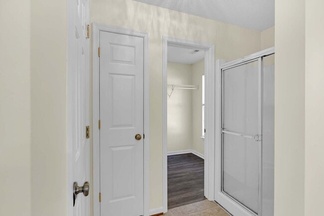 Building Photo - 3319 Reades Way