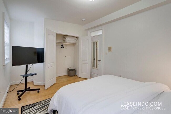 Building Photo - 21 Q St NW