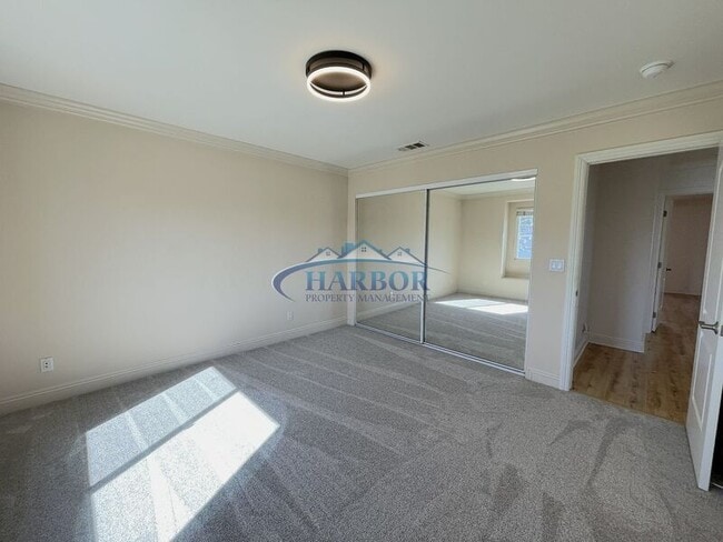 Building Photo - 4535 168th St