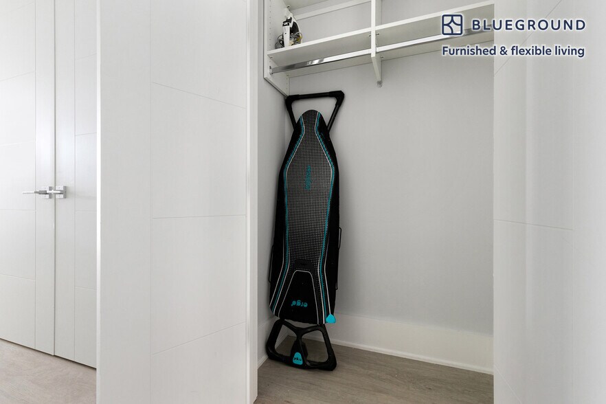 Building Photo - 812 W Adams St