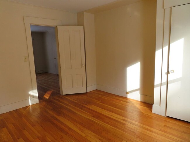 Building Photo - 207 Gilford Ave