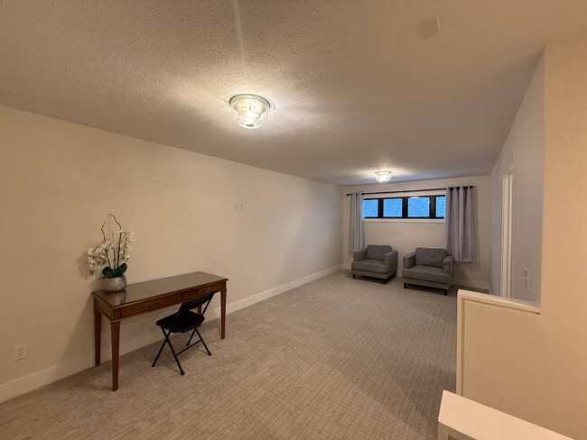 Building Photo - Beautiful 4BR/3.5BA Home in Granger – Spacious & Updated!