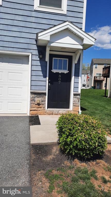 Building Photo - 807 Schooner Ln