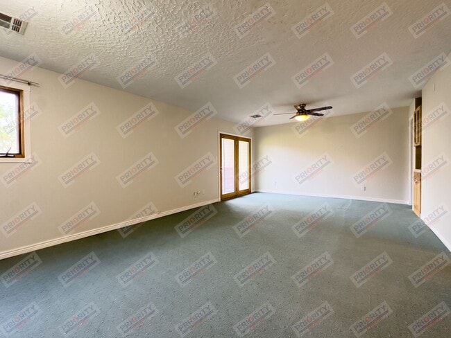 Building Photo - 2 bedroom home in Indian Hills