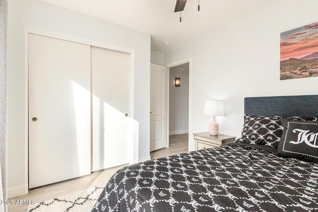 Building Photo - 3726 W Villa Linda Dr