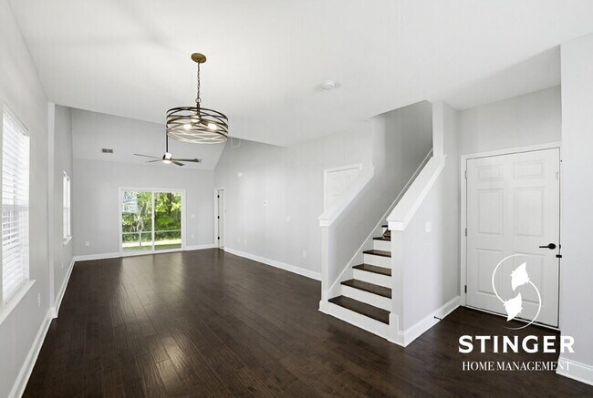 Building Photo - 379 Dante Cir