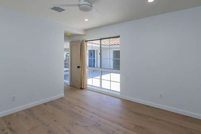 Building Photo - Beautiful First Neighborhood home!