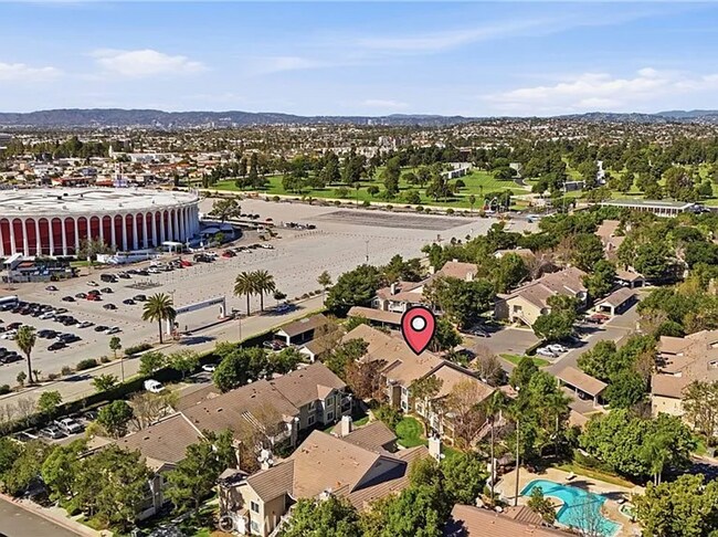 Building Photo - Newly Renovated 2BD Condo in Gated Community Now Available!