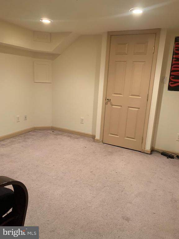 Building Photo - 4573 Mitchell St