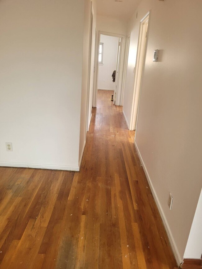 Building Photo - 2732 E 65th St