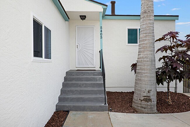 Building Photo - Large Corner Lot with a newly remodeled 2 ...