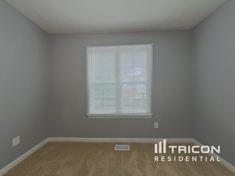 Building Photo - 1384 Ling Dr