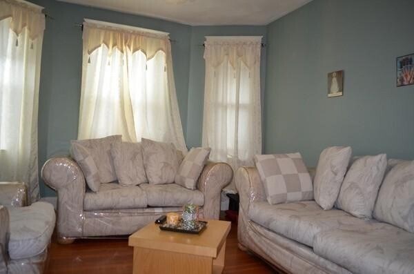 Building Photo - 19 Montfern Ave