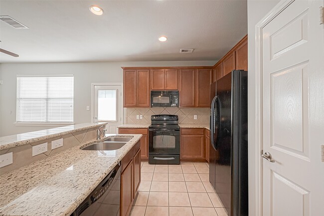 Building Photo - 2748 Maybrook Hollow Ln