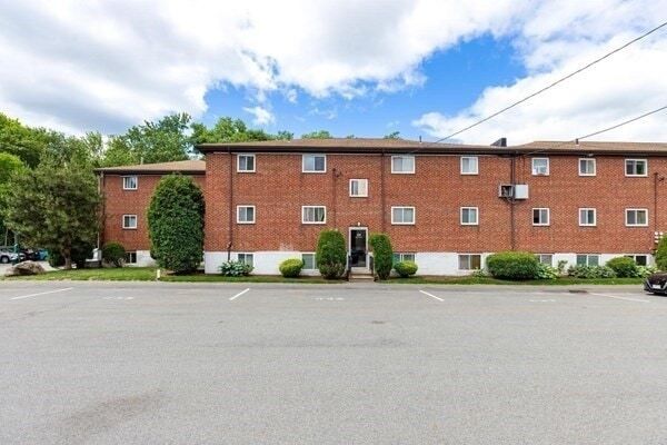 Building Photo - 68 Bryon Rd
