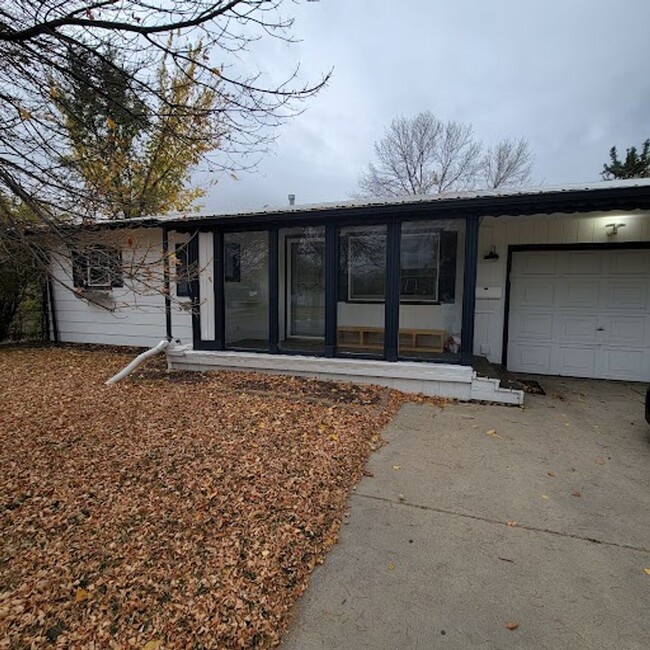 Primary Photo - ~ APPLICATIONS PENDING ~ 3-Bedroom, 2-Bath...