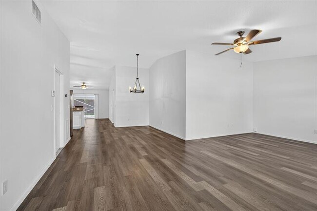 Building Photo - 5058 Canal Cir E