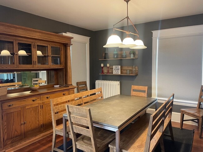 Building Photo - 4453 York Ave S