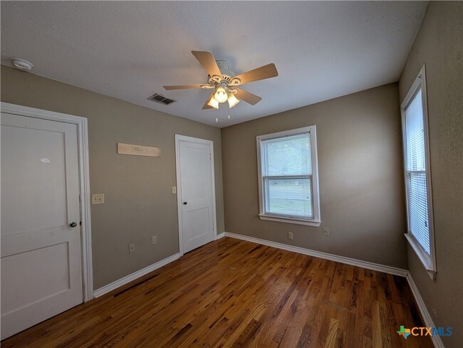 Building Photo - 1185 W Mill St