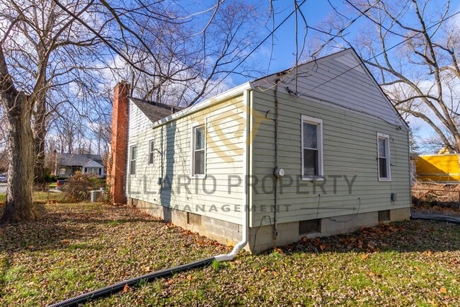 Building Photo - 3 Bed/1 Bath Bungalow near Wes Montgomery ...