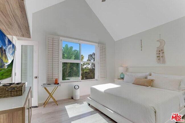 Building Photo - 28711 Pacific Coast Hwy